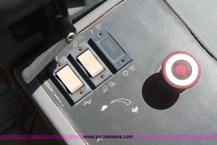 image for item H5675 2003 Caterpillar CP-433E vibratory padfoot compactor