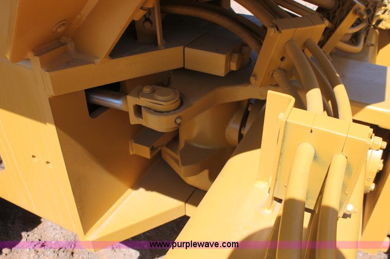 image for item H5675 2003 Caterpillar CP-433E vibratory padfoot compactor