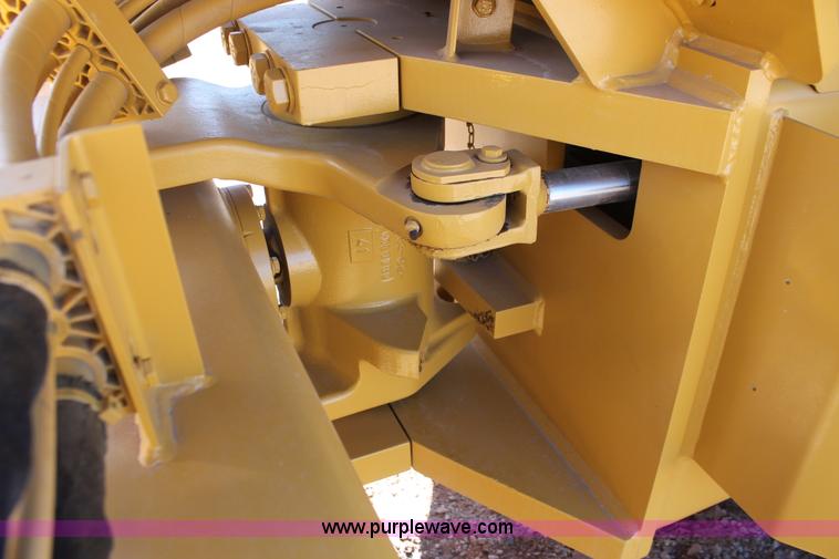 image for item H5675 2003 Caterpillar CP-433E vibratory padfoot compactor