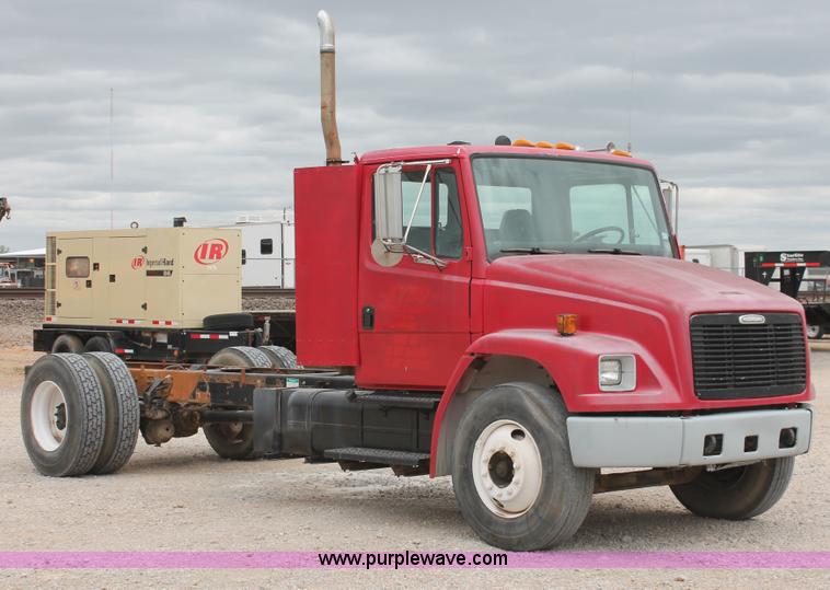 image for item H5680 1997 Freightliner FL80 semi truck