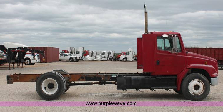 image for item H5680 1997 Freightliner FL80 semi truck