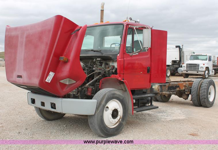 image for item H5680 1997 Freightliner FL80 semi truck