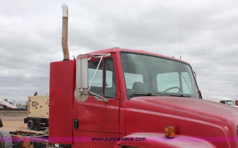 image for item H5680 1997 Freightliner FL80 semi truck