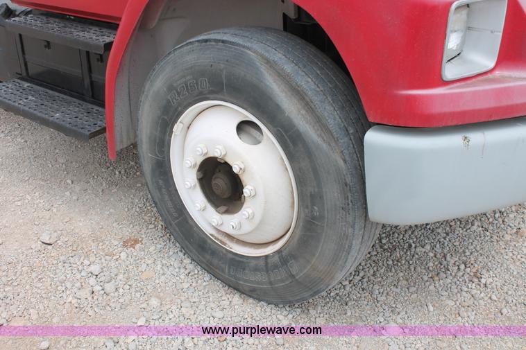 image for item H5680 1997 Freightliner FL80 semi truck