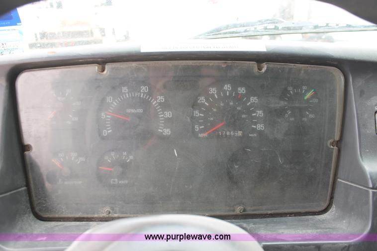 image for item H5681 2002 Sterling AT9500 Dump truck