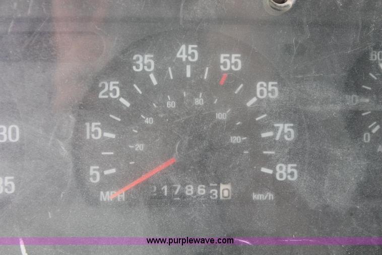 image for item H5681 2002 Sterling AT9500 Dump truck