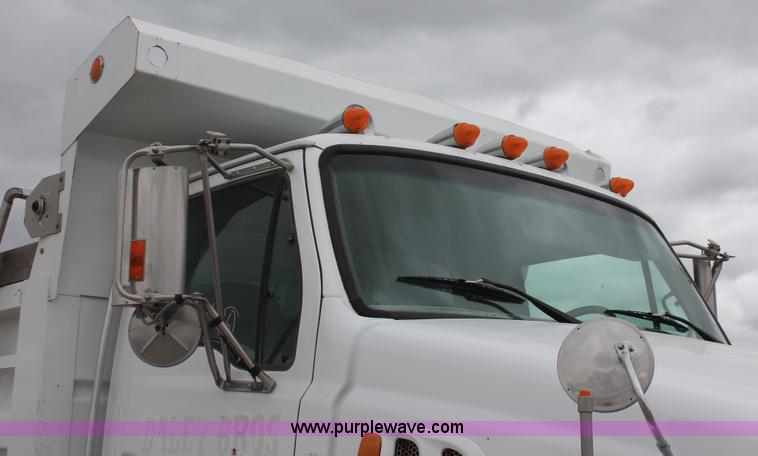 image for item H5681 2002 Sterling AT9500 Dump truck