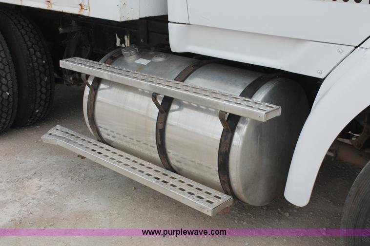 image for item H5681 2002 Sterling AT9500 Dump truck