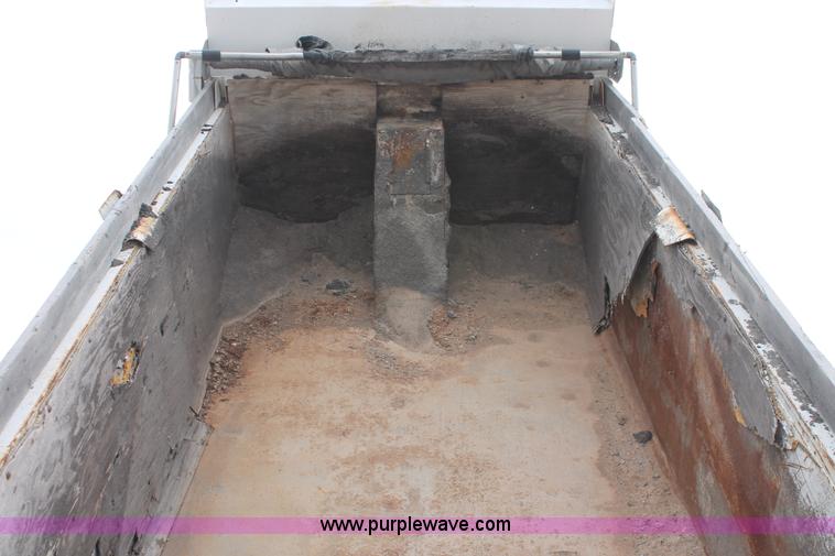 image for item H5681 2002 Sterling AT9500 Dump truck