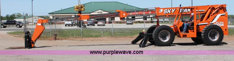 image for item H5690 1999 SkyTrack 10542 telehandler