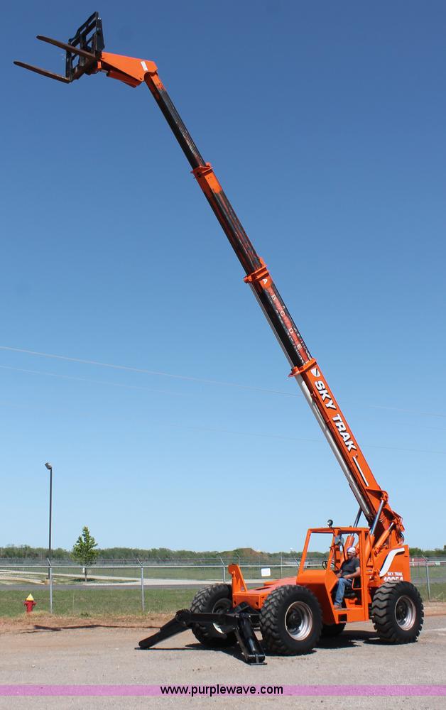 image for item H5690 1999 SkyTrack 10542 telehandler