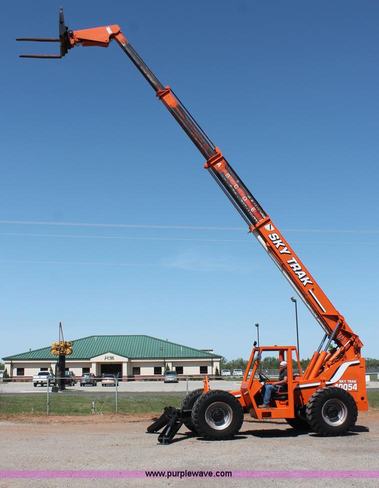 image for item H5690 1999 SkyTrack 10542 telehandler