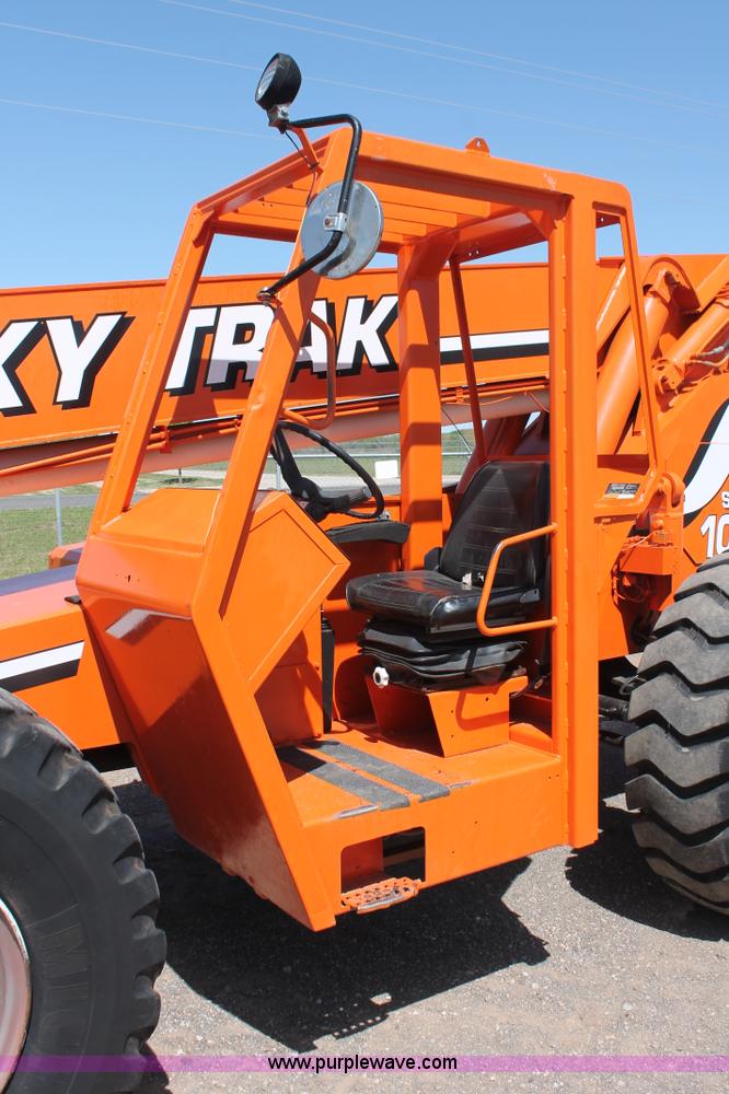 image for item H5690 1999 SkyTrack 10542 telehandler