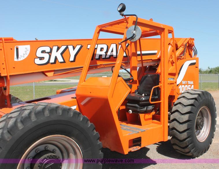 image for item H5690 1999 SkyTrack 10542 telehandler