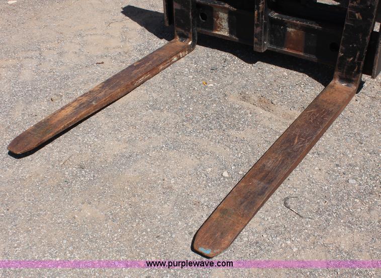 image for item H5690 1999 SkyTrack 10542 telehandler