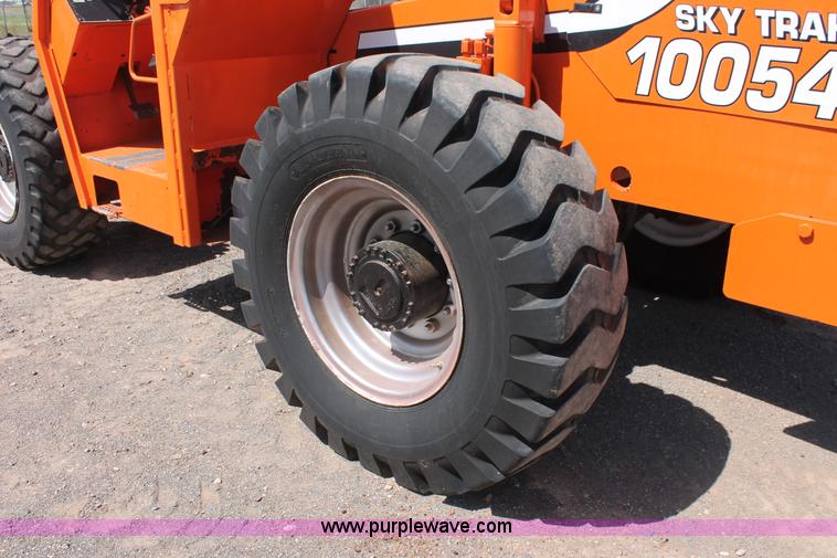 image for item H5690 1999 SkyTrack 10542 telehandler