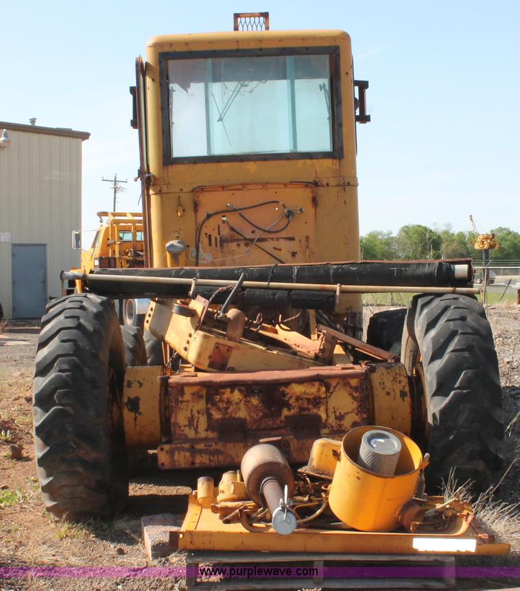 image for item H5691 1968 Caterpillar 120 motor grader