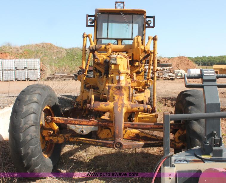 image for item H5691 1968 Caterpillar 120 motor grader