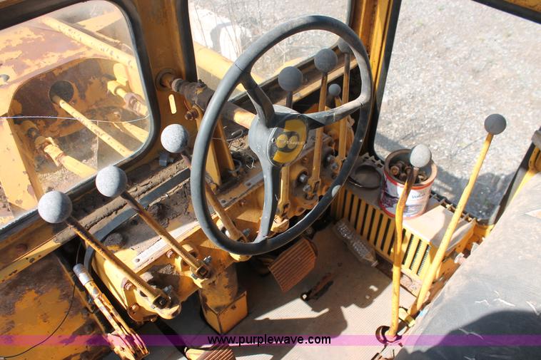image for item H5691 1968 Caterpillar 120 motor grader