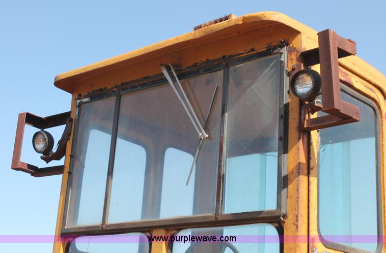 image for item H5691 1968 Caterpillar 120 motor grader