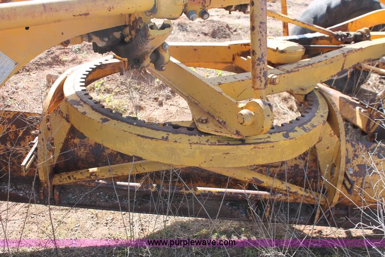 image for item H5691 1968 Caterpillar 120 motor grader