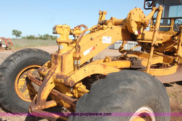 image for item H5691 1968 Caterpillar 120 motor grader