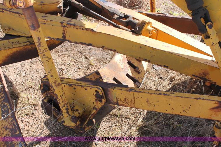 image for item H5691 1968 Caterpillar 120 motor grader