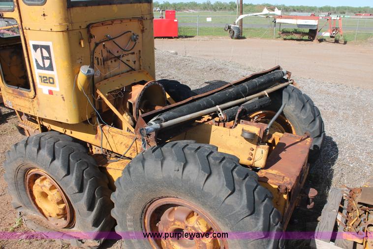 image for item H5691 1968 Caterpillar 120 motor grader