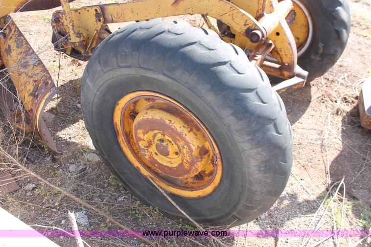 image for item H5691 1968 Caterpillar 120 motor grader