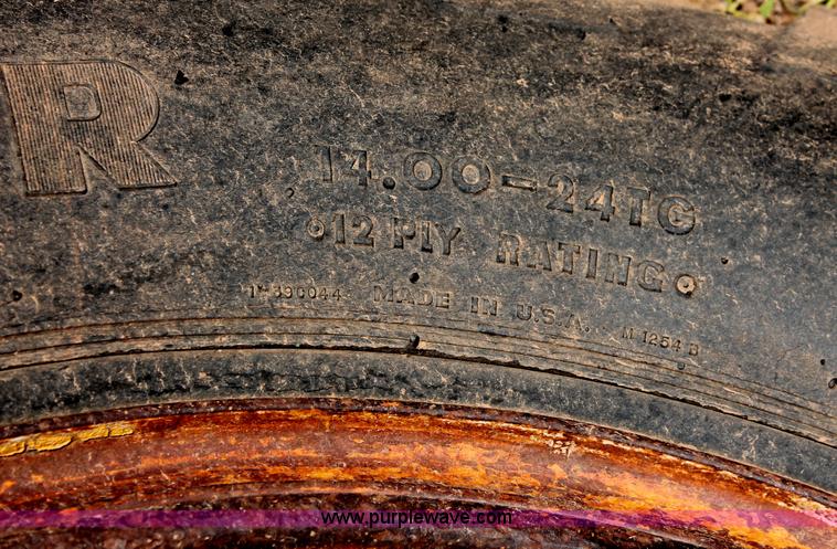 image for item H5691 1968 Caterpillar 120 motor grader