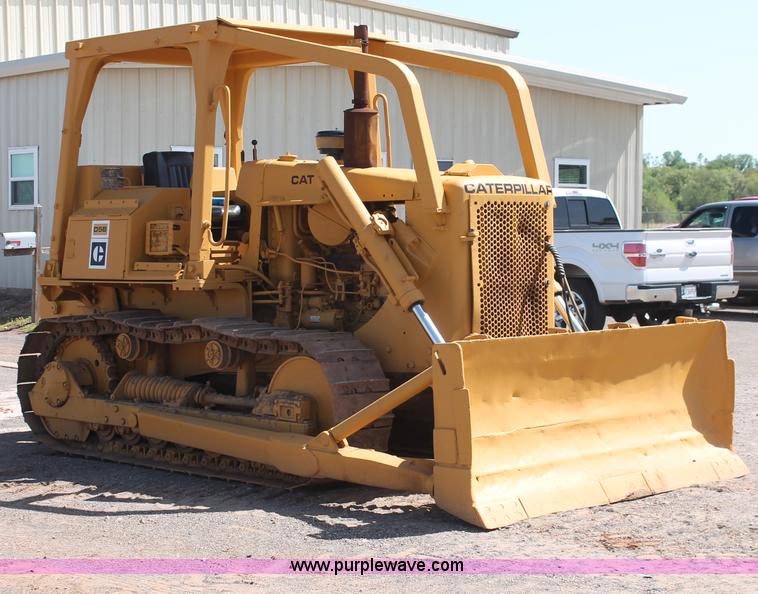 image for item H5692 1978 Caterpillar D5B dozer