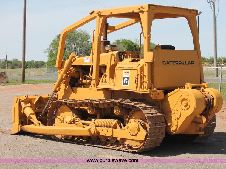 image for item H5692 1978 Caterpillar D5B dozer
