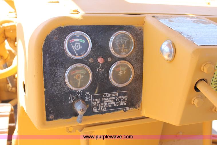image for item H5692 1978 Caterpillar D5B dozer