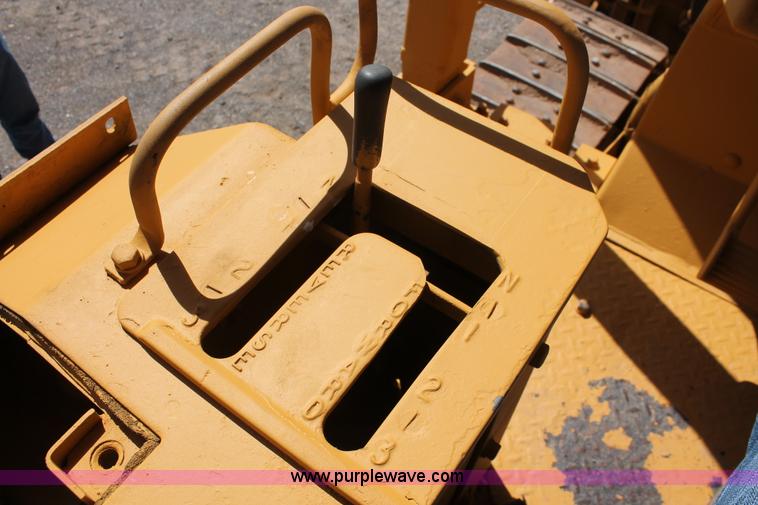 image for item H5692 1978 Caterpillar D5B dozer