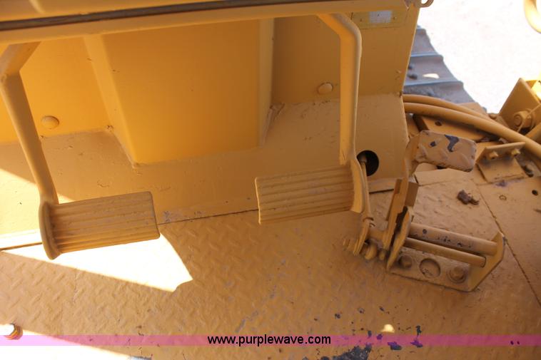 image for item H5692 1978 Caterpillar D5B dozer