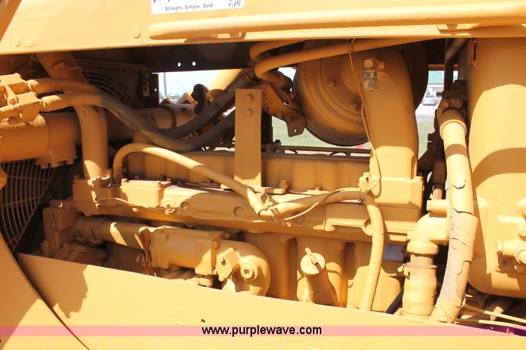 image for item H5692 1978 Caterpillar D5B dozer