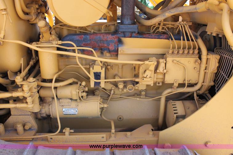 image for item H5692 1978 Caterpillar D5B dozer