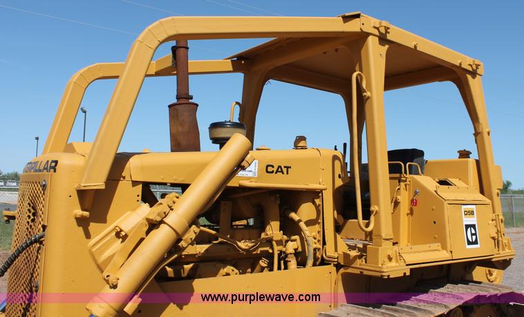 image for item H5692 1978 Caterpillar D5B dozer