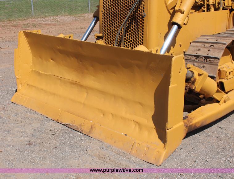 image for item H5692 1978 Caterpillar D5B dozer