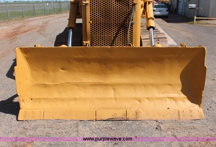 image for item H5692 1978 Caterpillar D5B dozer