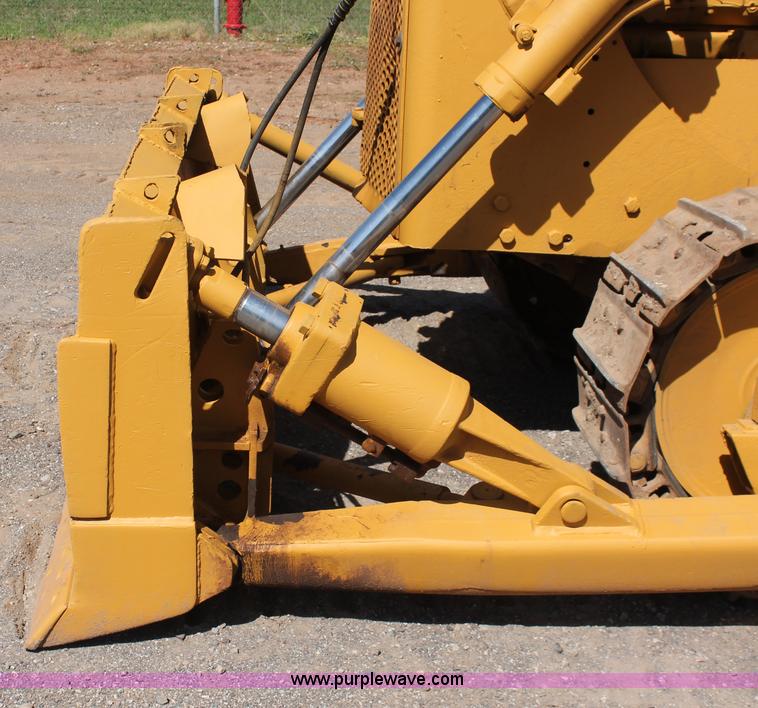 image for item H5692 1978 Caterpillar D5B dozer