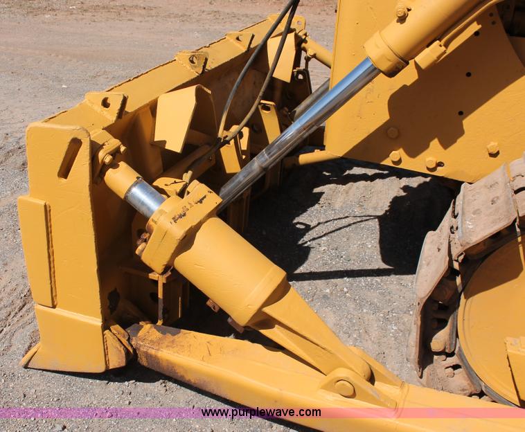 image for item H5692 1978 Caterpillar D5B dozer