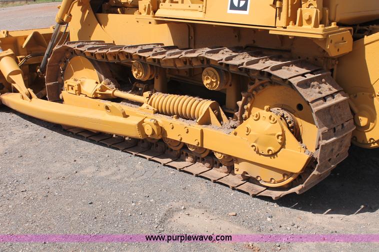 image for item H5692 1978 Caterpillar D5B dozer