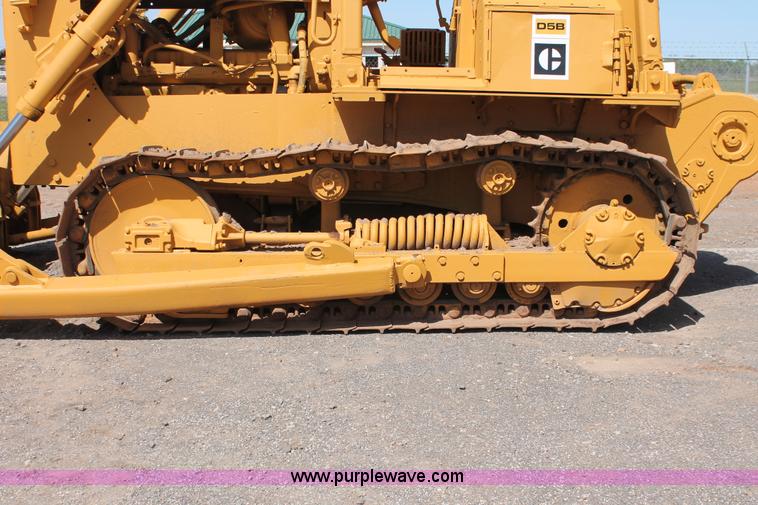 image for item H5692 1978 Caterpillar D5B dozer
