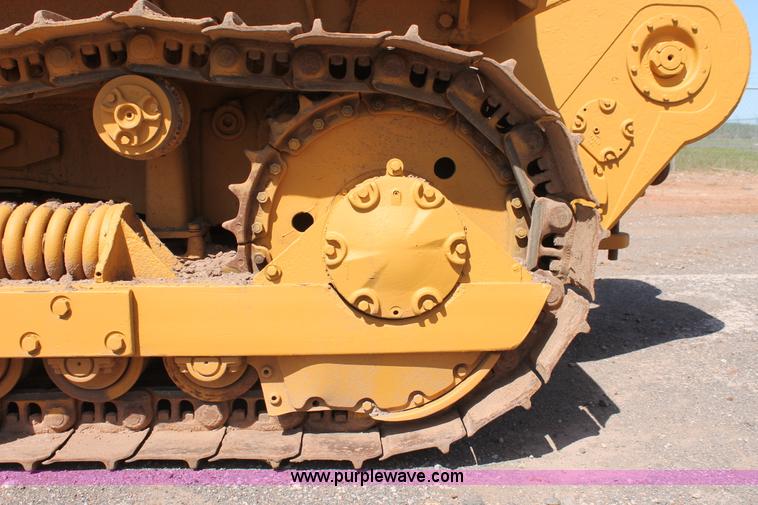 image for item H5692 1978 Caterpillar D5B dozer
