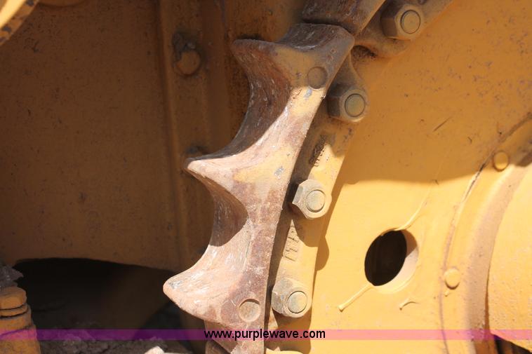 image for item H5692 1978 Caterpillar D5B dozer