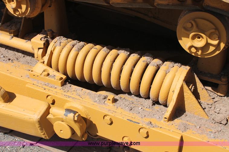 image for item H5692 1978 Caterpillar D5B dozer
