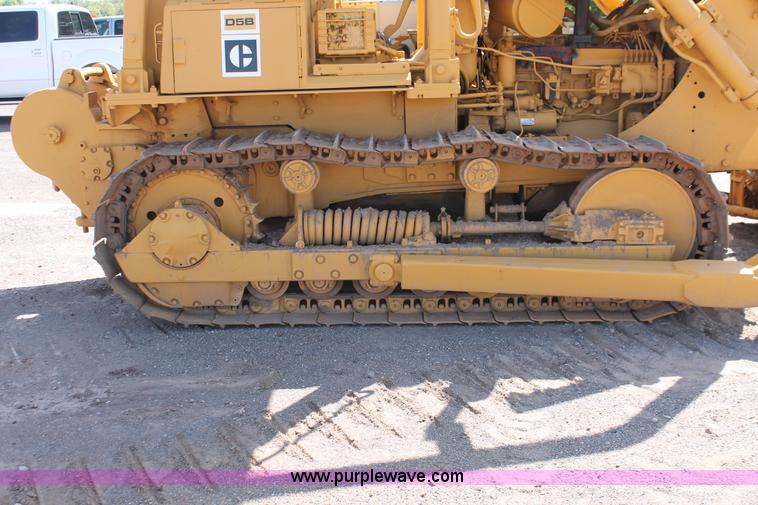 image for item H5692 1978 Caterpillar D5B dozer
