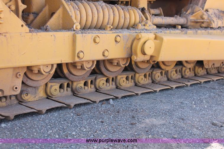 image for item H5692 1978 Caterpillar D5B dozer