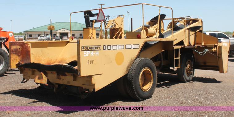 image for item H5695 Rosco Flaherty SPK-H chip spreader